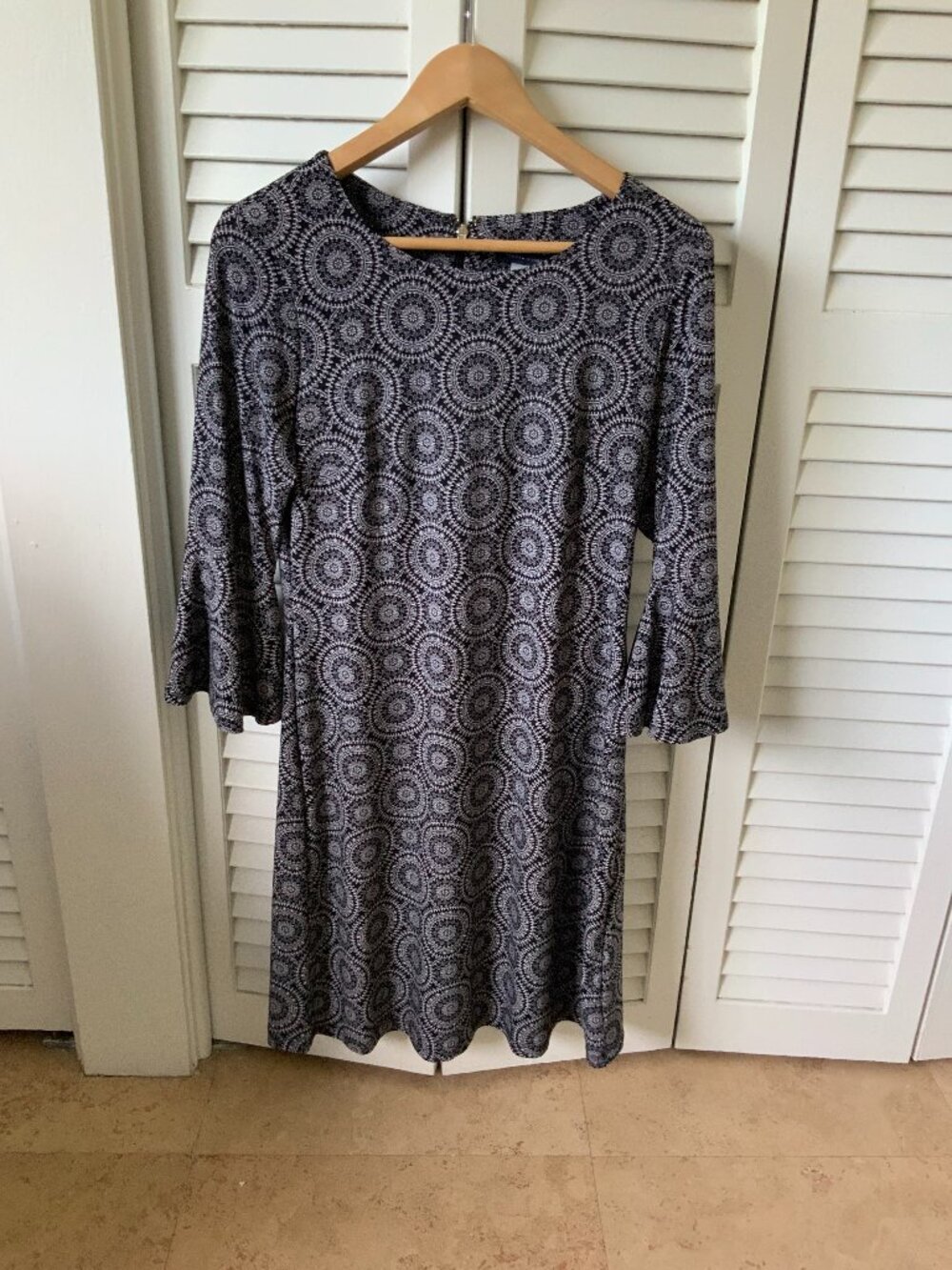 Tommy Hilfiger Medallion Bell Sleeve Shift Dress Size 6